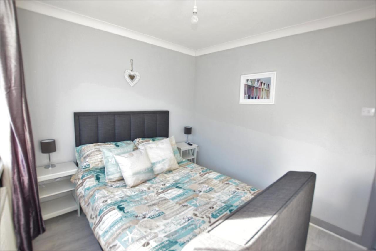 1 Bedroom Holiday Let In The Heart Of West Wales Кармартен Екстер'єр фото
