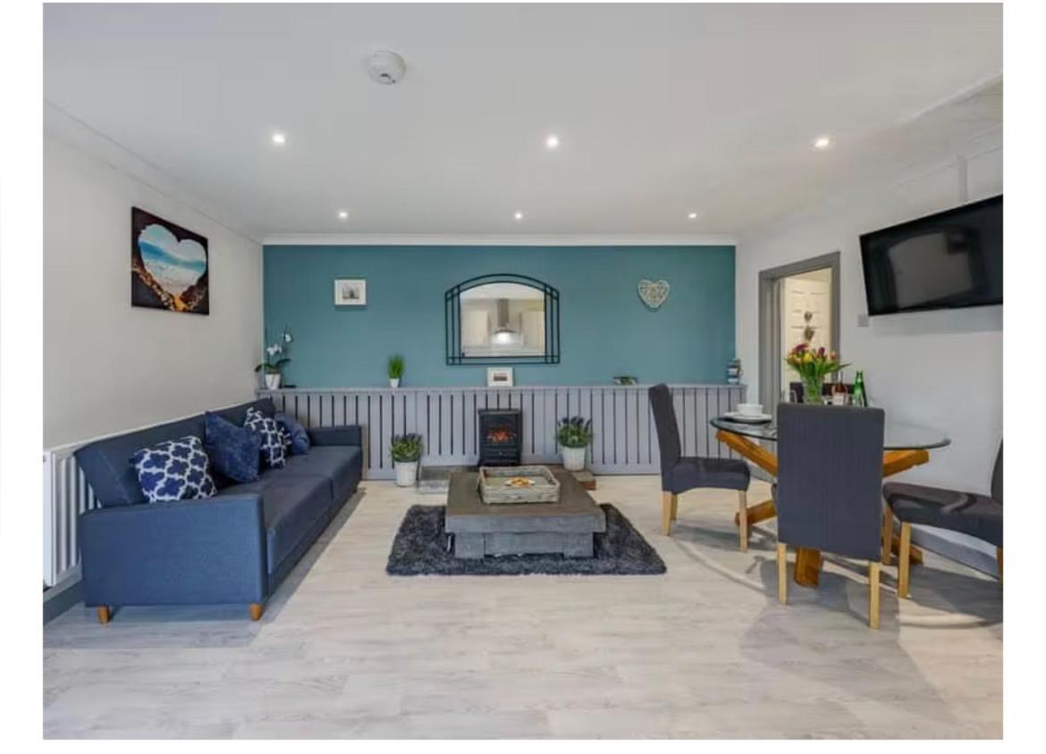 1 Bedroom Holiday Let In The Heart Of West Wales Кармартен Екстер'єр фото